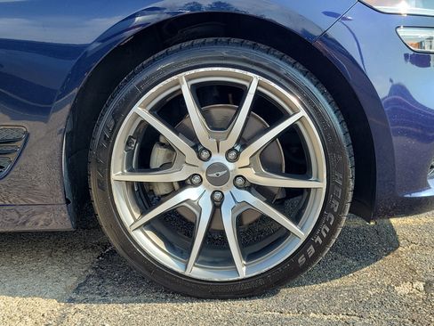 Used 2023 Genesis G70 2.0T AWD/4WD image 5
