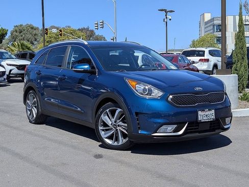 Used 2017 Kia Niro Touring w/ Advanced Technology Package FWD image 4