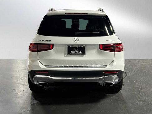 Certified 2025 Mercedes-Benz GLB 250 4MATIC image 4