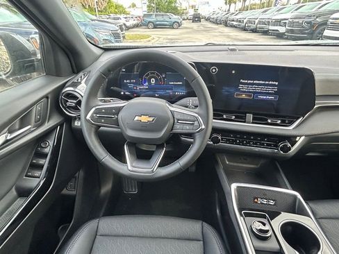 New 2026 Chevrolet Equinox LT w/ Convenience Package II FWD image 16