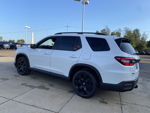 New 2026 Honda Pilot Black Edition image 7