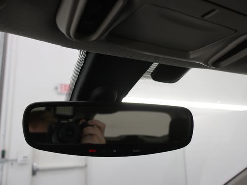 Used 2019 Chrysler Pacifica Limited w/ Tire & Wheel Group image 63