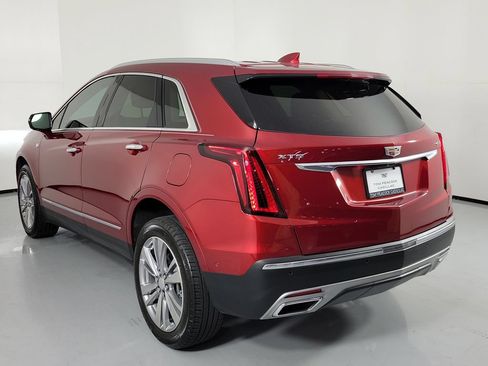 Certified 2024 Cadillac XT5 Premium Luxury w/ Technology Package FWD image 4