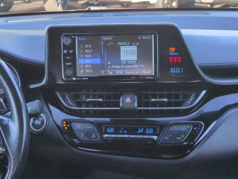 Certified 2018 Toyota C-HR XLE image 17