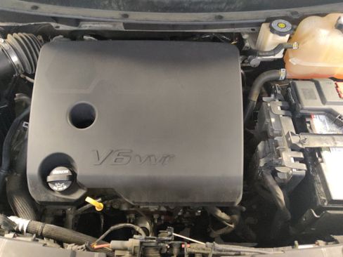 Used 2019 Chevrolet Traverse LT FWD image 30