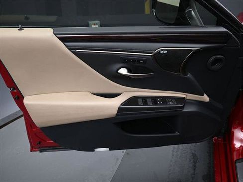 Used 2019 Lexus ES 350 w/ Luxury Package image 11