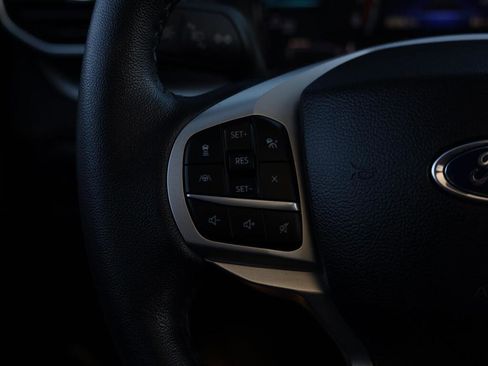 Used 2022 Ford Explorer XLT w/ Equipment Group 202A image 13