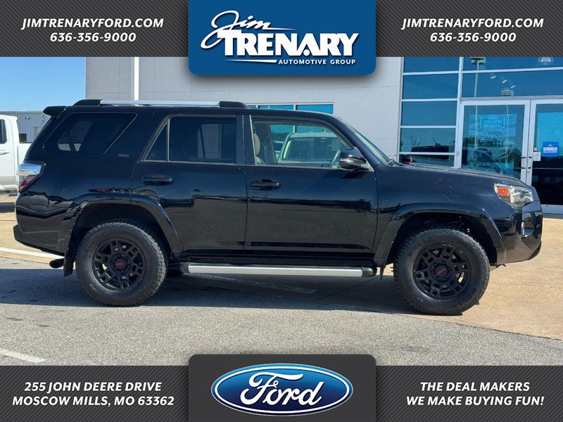Used 2021 Toyota 4Runner SR5 Premium w/ Moonroof Package AWD/4WD image 1