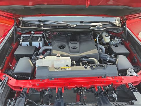Certified 2025 Toyota Tundra Limited w/ TRD Off-Road Package AWD/4WD image 33