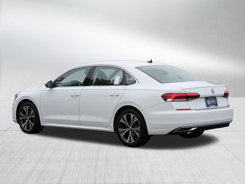 Used 2021 Volkswagen Passat 2.0T SE FWD image 5