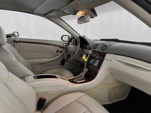 Used 2007 Mercedes-Benz CLK 550 Cabriolet image 28