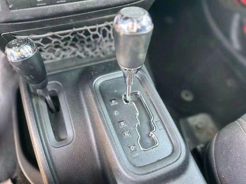 Used 2017 Jeep Wrangler Unlimited Sahara image 22