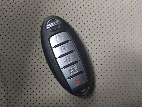 Used 2017 Nissan Murano Platinum w/ Platinum Technology Package image 32