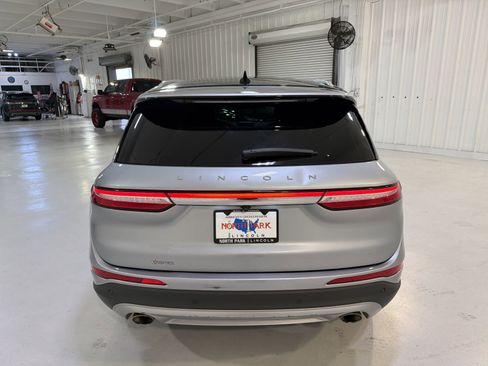 Used 2022 Lincoln Corsair AWD w/ Premium Package image 27