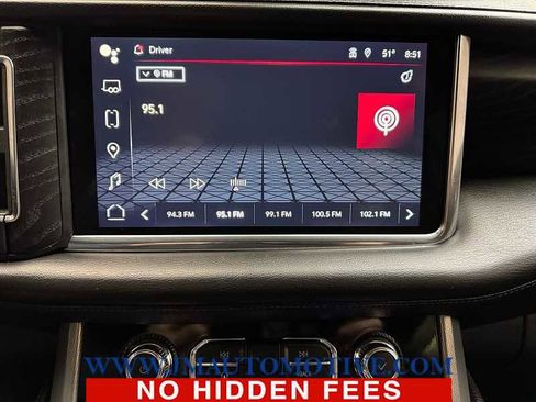 Used 2022 GMC Yukon XL Denali w/ Denali Premium Package image 27