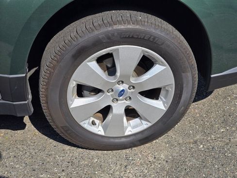 Used 2012 Subaru Outback 2.5i Limited w/ Moonroof Pkg AWD/4WD image 8