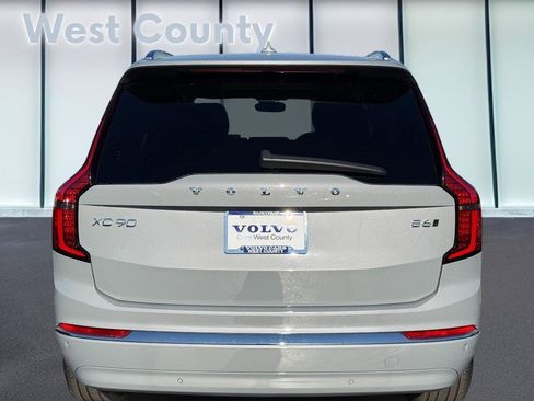Certified 2025 Volvo XC90 B6 Plus image 6
