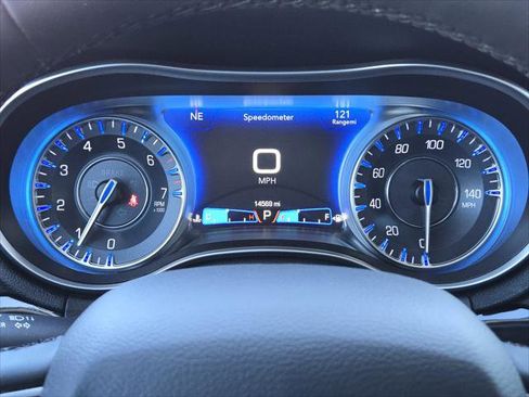 Certified 2023 Chrysler 300 Touring w/ Sport Appearance Package image 14