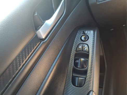 Used 2024 Nissan Altima 2.5 SV FWD image 24