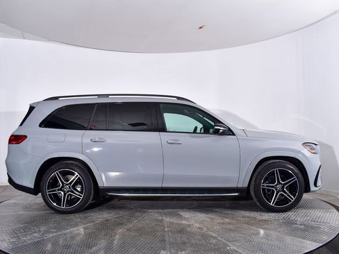Used 2025 Mercedes-Benz GLS 450 4MATIC image 6