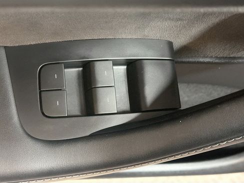 Used 2023 Tesla Model Y Long Range image 15