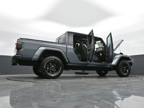 Used 2024 Jeep Gladiator Sport image 48