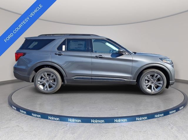 Used 2026 Ford Explorer Active w/ Active Comfort Package AWD/4WD image 3