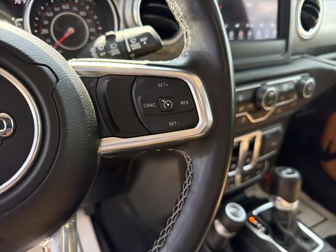 Used 2021 Jeep Wrangler Rubicon w/ Cold Weather Group AWD/4WD image 19