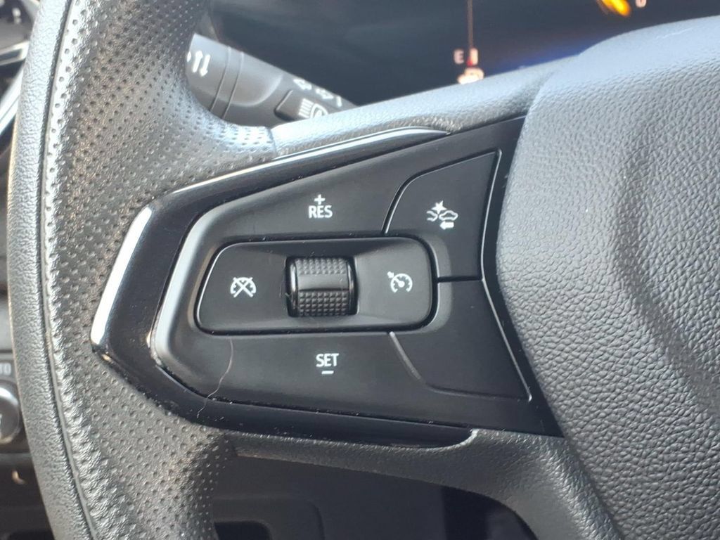 Used 2024 Chevrolet TrailBlazer LT AWD/4WD image 16