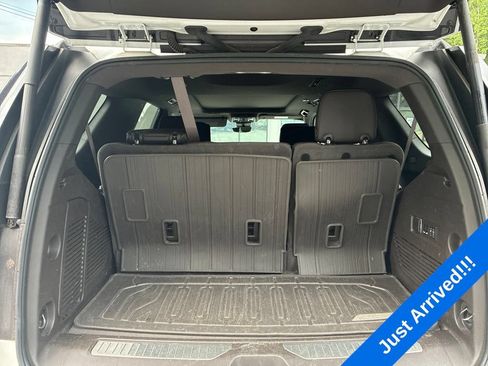 Used 2024 GMC Yukon Denali w/ Advanced Technology Package AWD/4WD image 16