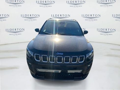 New 2026 Jeep Compass Latitude image 2