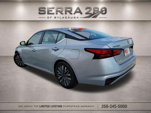 Used 2024 Nissan Altima 2.5 SV FWD image 7
