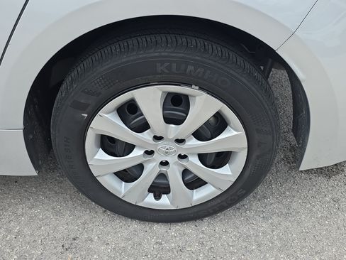 Used 2024 Toyota Corolla LE FWD image 13