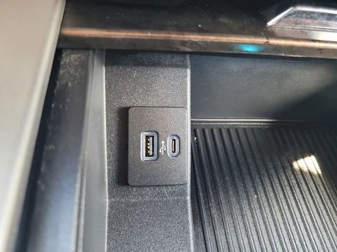 Certified 2022 Ford F250 Lariat w/ Lariat Value Package image 25