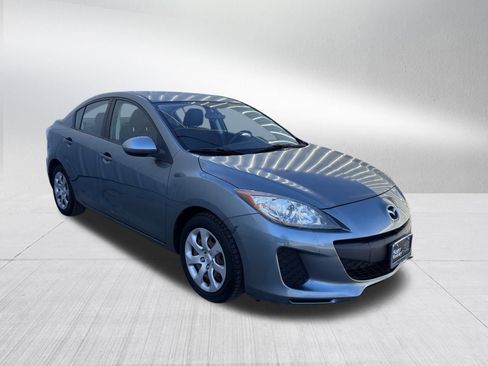 Used 2013 MAZDA MAZDA3 i SV image 3