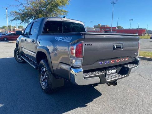 Used 2021 Toyota Tacoma TRD Off-Road image 5