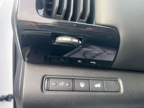 New 2025 Nissan Pathfinder SV image 38