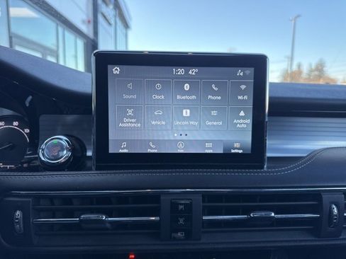 Used 2020 Lincoln Corsair AWD w/ Premium Package image 13