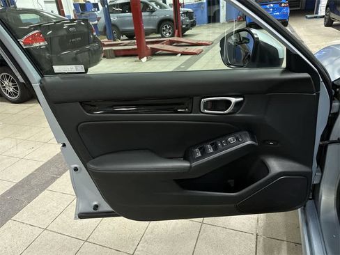 Used 2023 Honda Civic Touring image 31