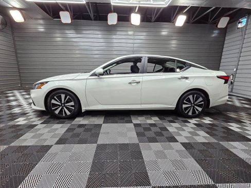 Used 2022 Nissan Altima 2.5 SV w/ SV Premium Package FWD image 8