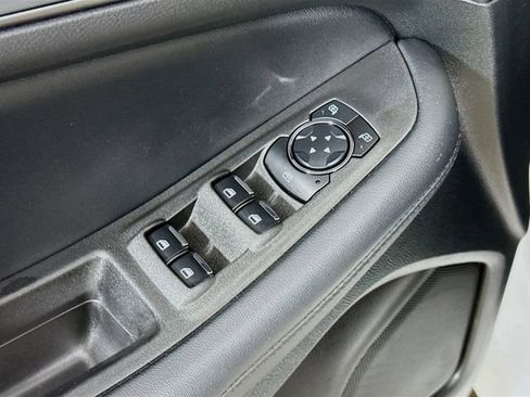 Used 2023 Ford Edge SE w/ Black Appearance Package image 17