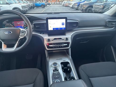 Used 2023 Ford Explorer XLT image 18