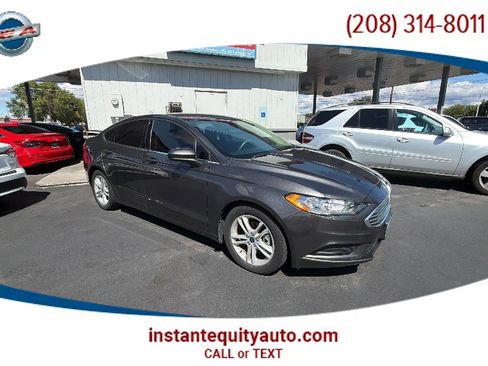 Used 2018 Ford Fusion SE FWD image 1