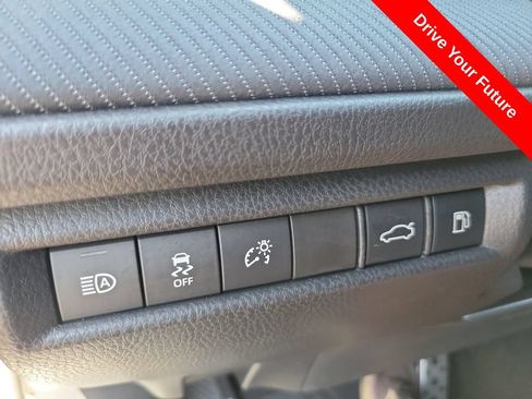 Used 2025 Toyota Camry SE FWD image 16