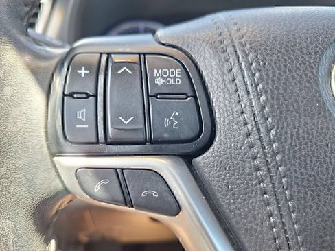 Used 2019 Toyota Highlander Limited AWD/4WD image 12