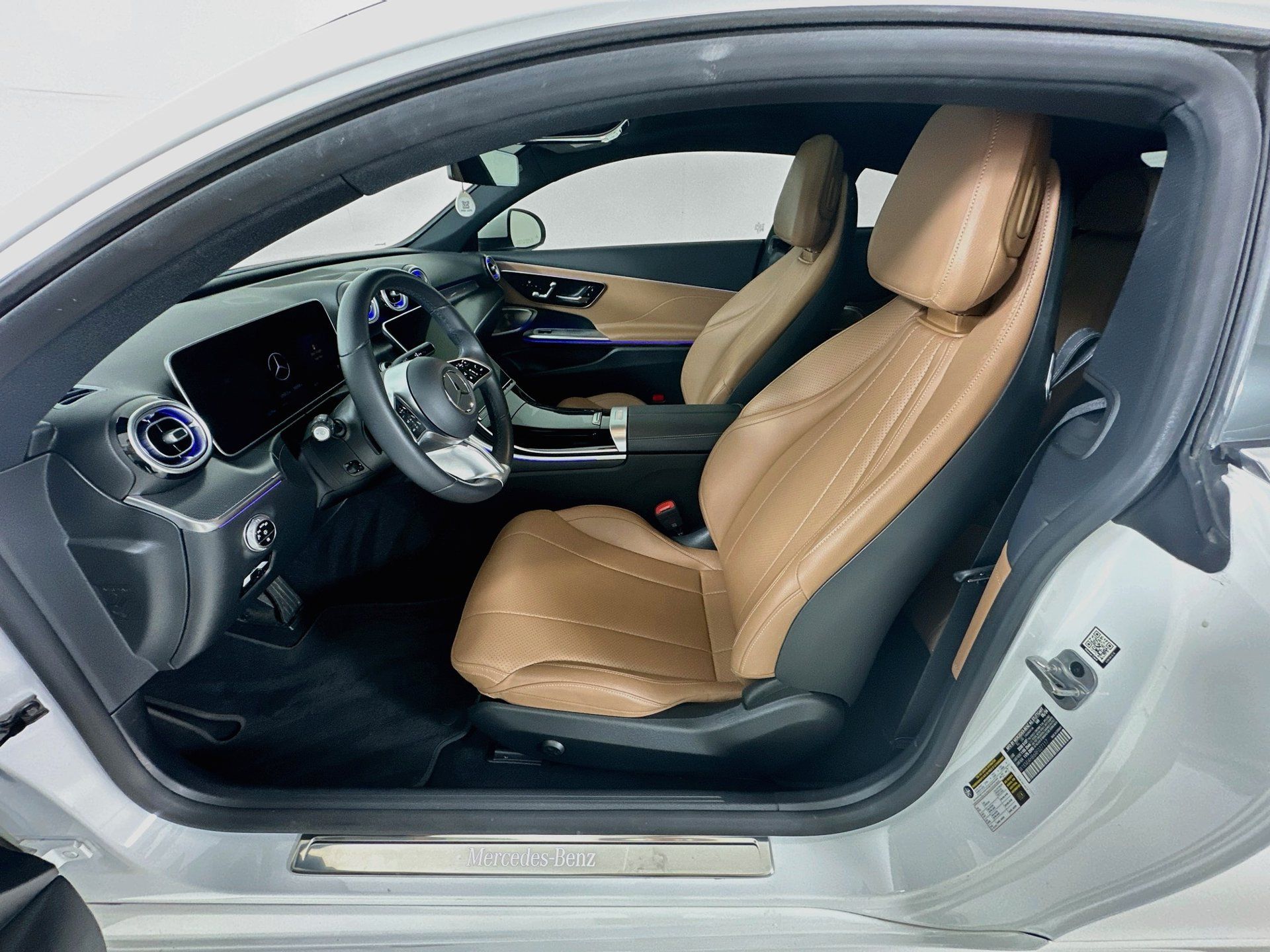 Used 2024 Mercedes-Benz CLE 300 4MATIC Coupe image 23