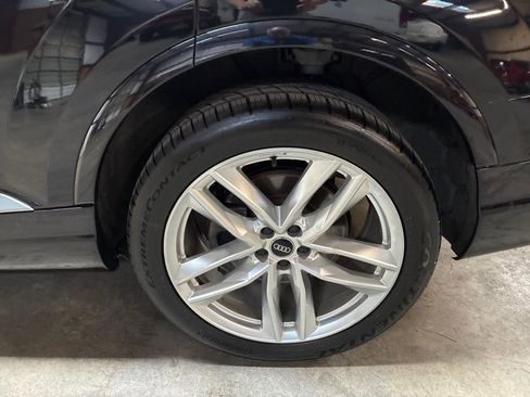 Used 2018 Audi Q7 3.0T Prestige AWD/4WD image 9