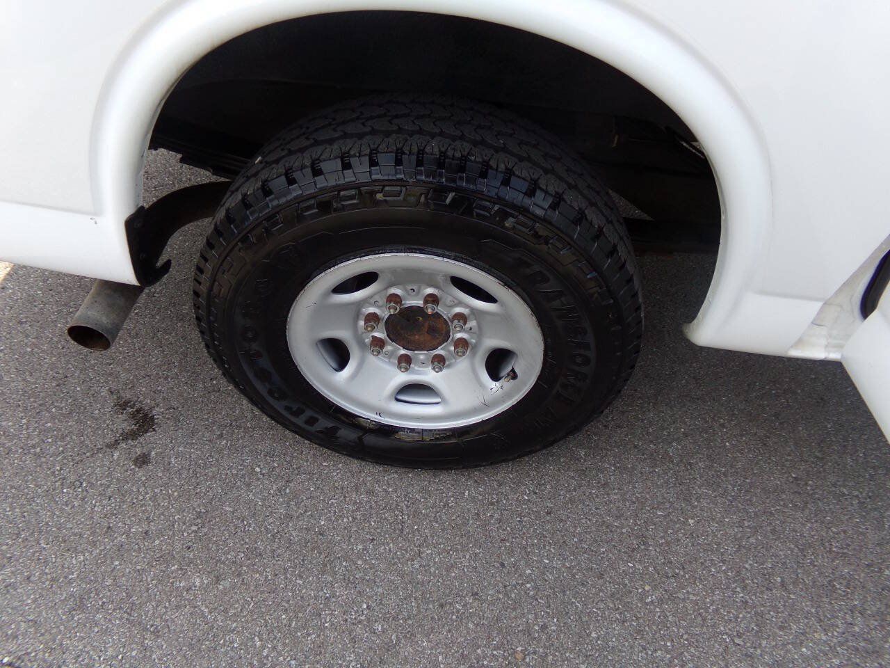 Used 2015 Chevrolet Express 2500 RWD image 19