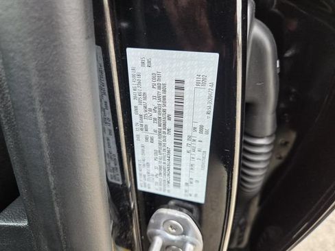Used 2025 Ford Escape Active AWD/4WD image 29