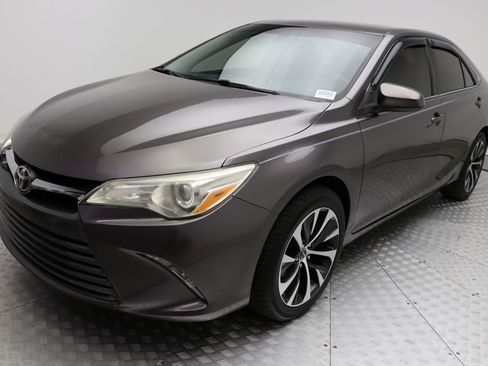 Certified 2015 Toyota Camry LE image 2